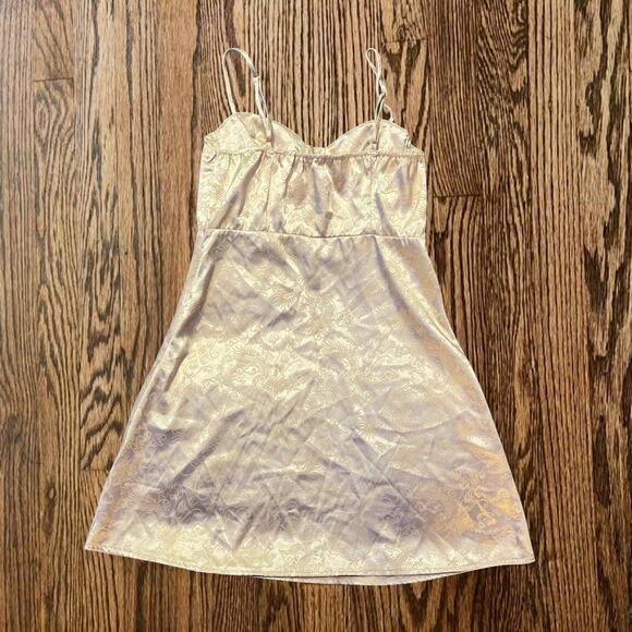 Cream and gold satin - Picture 4 of 4